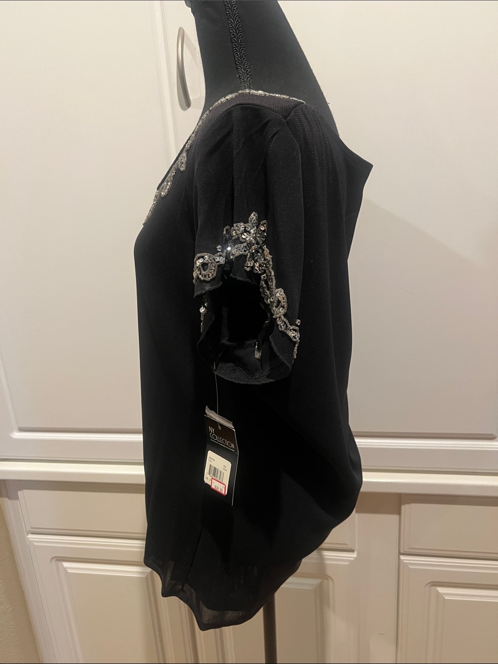 NY Collection Black Short-Sleeve Scoop Neck Blouse with Silver Embellishment - Picture 2 of 6